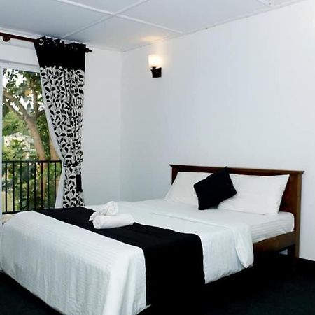 Sadhara River View Lodge كاندي المظهر الخارجي الصورة